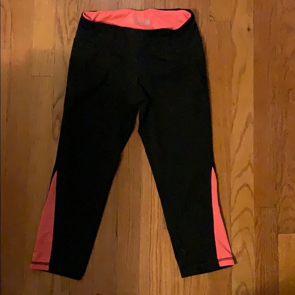 Athletic capris